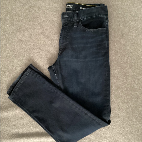 Banana Republic Men’s Straight Fit Traveler Jean, Size 31x32 - Picture 2 of 6